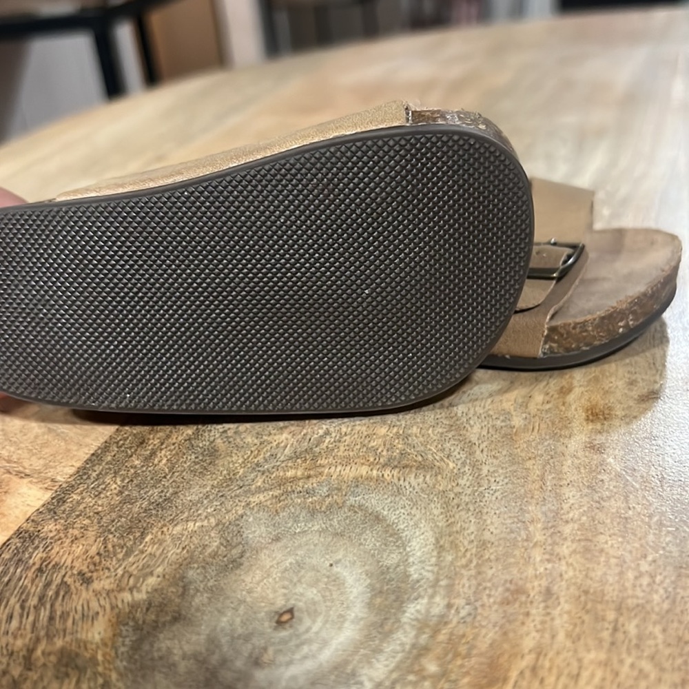 Sandals - Picture 2 of 2